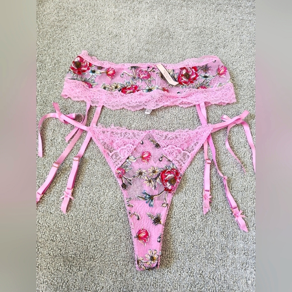 Victoria's Secret Other - SOLD 💋SET💋 Victoria’s Secret DREAM ANGELS Floral Embroidery XL thong M/L